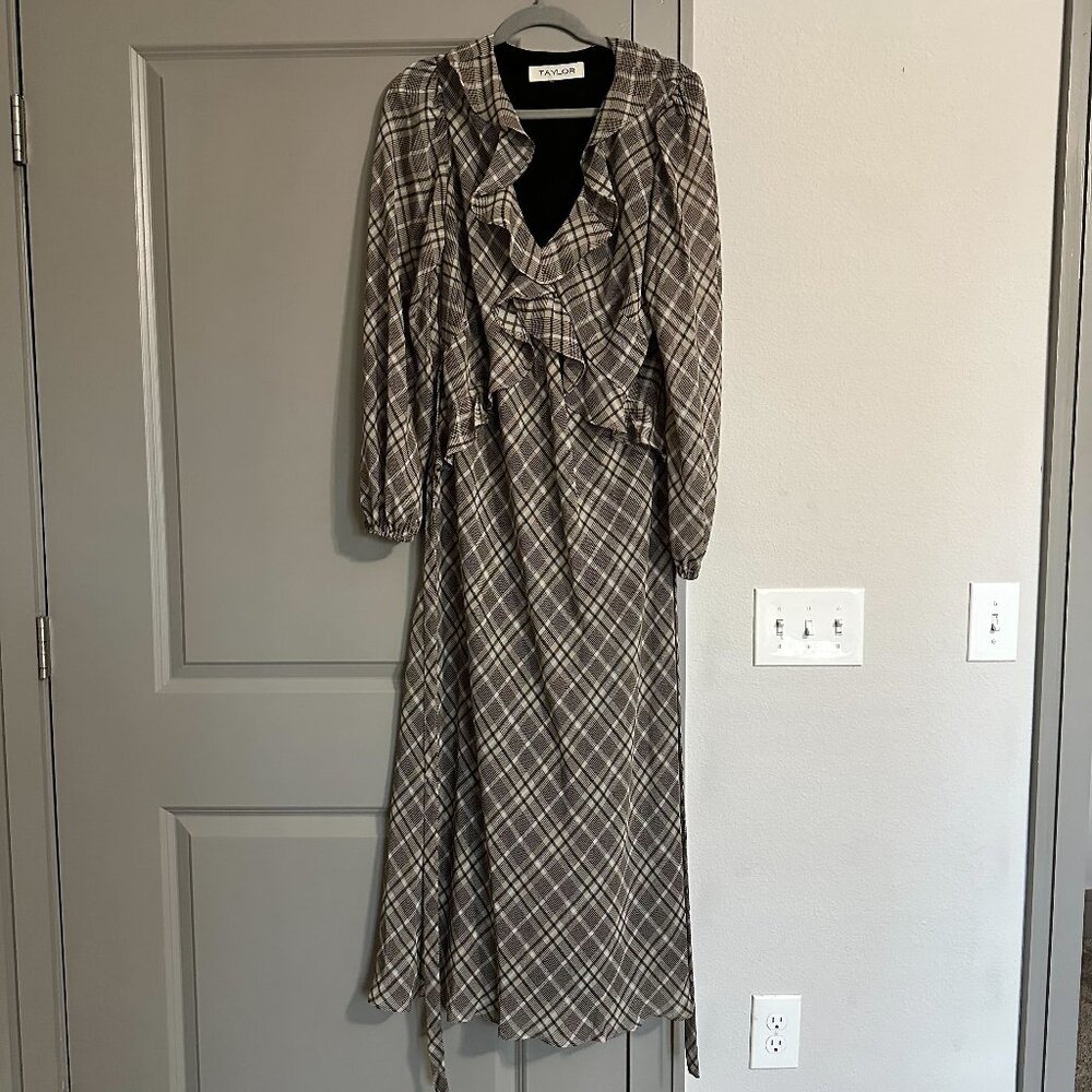 Ruffled v-neck taupe plaid dress